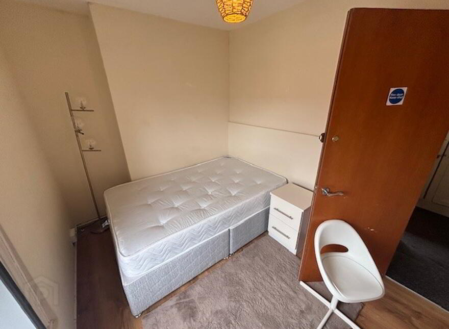 Great 6 Bedroom Apartment, 37 Cromwell Road, Botanic, Belfast, BT7 1JX