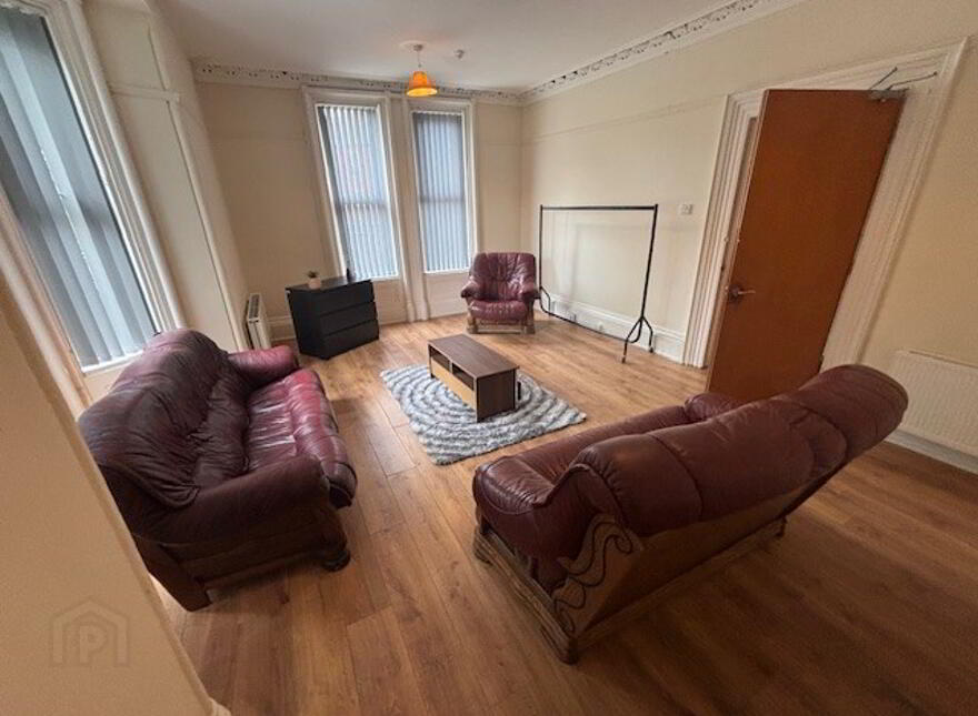 Great 6 Bedroom Apartment, 37 Cromwell Road, Botanic, Belfast, BT7 1JX