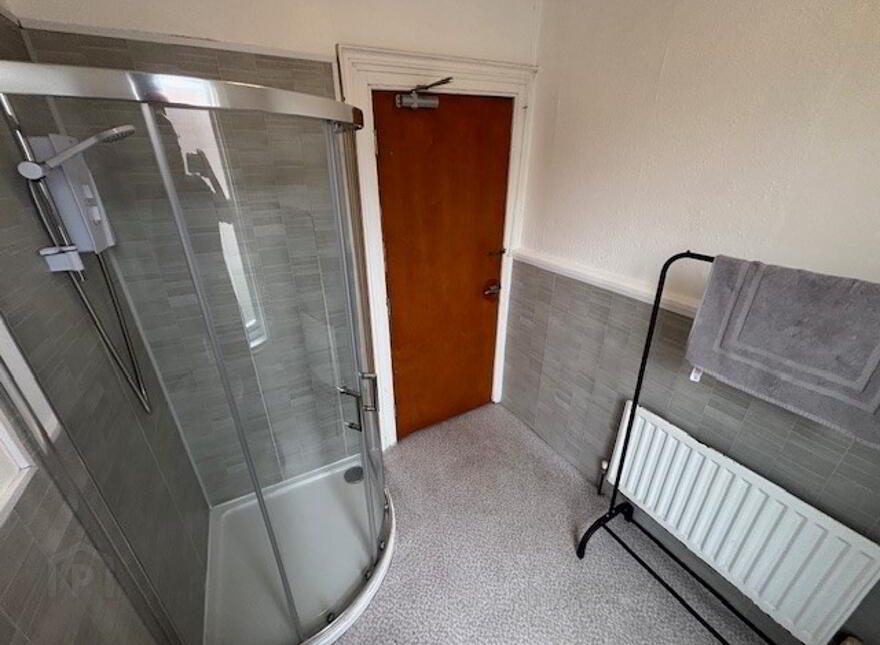 Great 6 Bedroom Apartment, 37 Cromwell Road, Botanic, Belfast, BT7 1JX