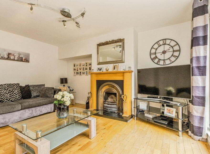 218 Glenwood Court, Lisburn, BT28 3UF