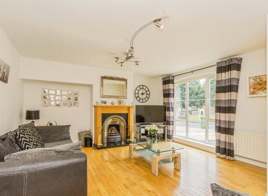 218 Glenwood Court, Lisburn, BT28 3UF