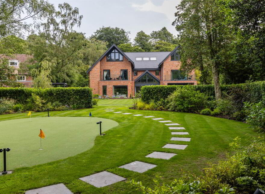 88 Circular Road, Belfast, BT4 2GE