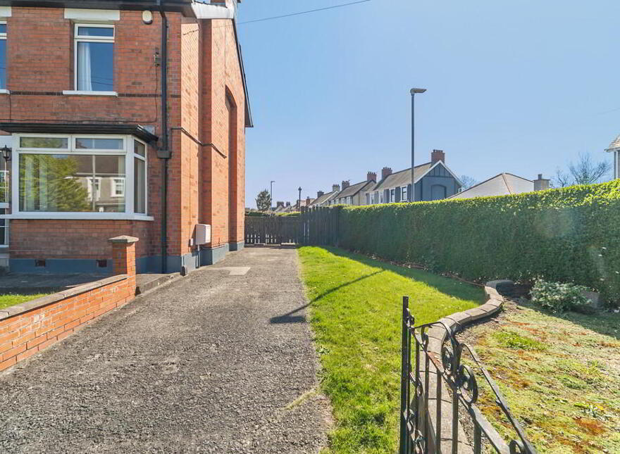 16 Sandhill Parade, Belfast, BT5 6FG