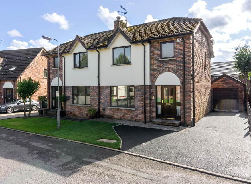 4 The Brambles, Lisburn, BT28 2XY photo