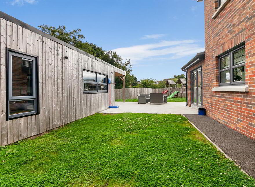 32 Cottonmill Green, Newtownabbey, BT36 4AX