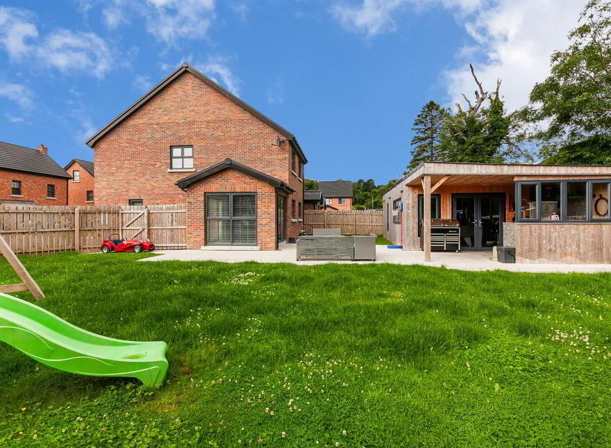 32 Cottonmill Green, Newtownabbey, BT36 4AX