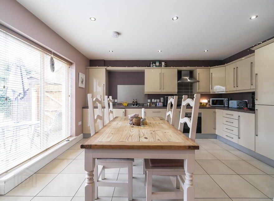 2 Victoria Close, Belfast, BT4 1PF