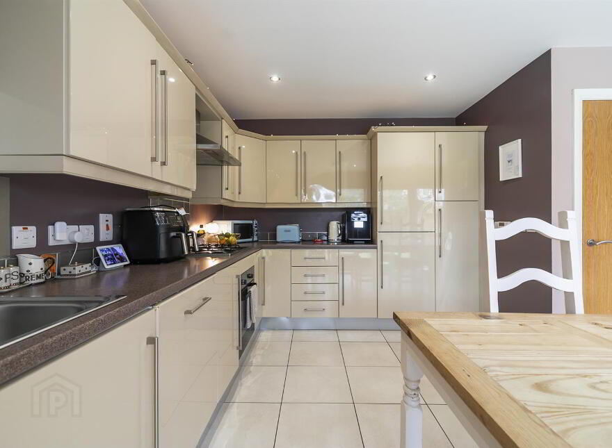 2 Victoria Close, Belfast, BT4 1PF