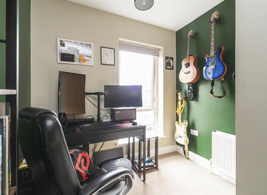 2 Victoria Close, Belfast, BT4 1PF