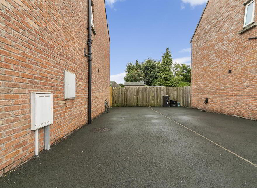 2 Victoria Close, Belfast, BT4 1PF