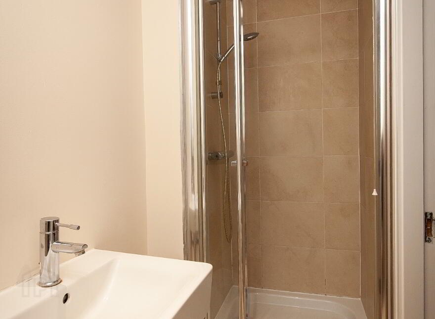 101 James Clow Building, 15 Princes Dock, Belfast, BT1 3DS