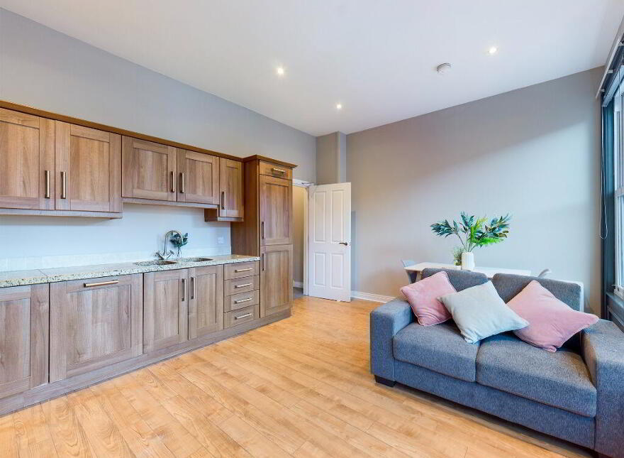 3.2 Eglantine Avenue, Belfast, BT9 6DW