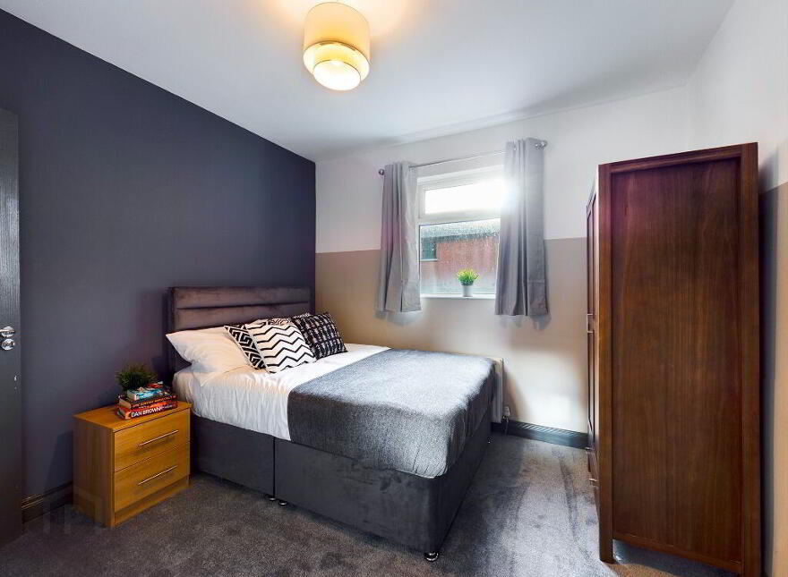 3.2 Eglantine Avenue, Belfast, BT9 6DW