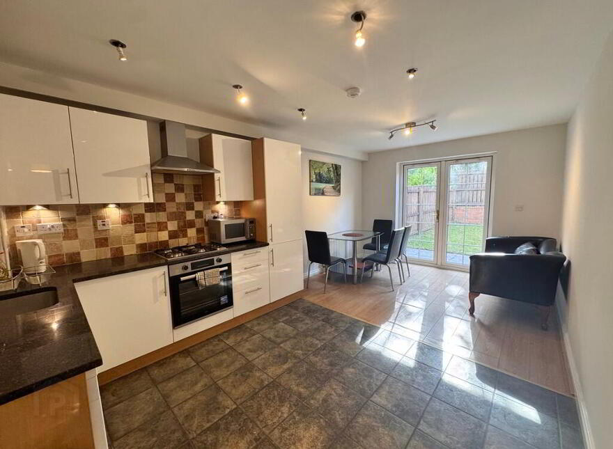 35 Upper Courtyard, Wellington Square, Belfast, BT7 3LJ