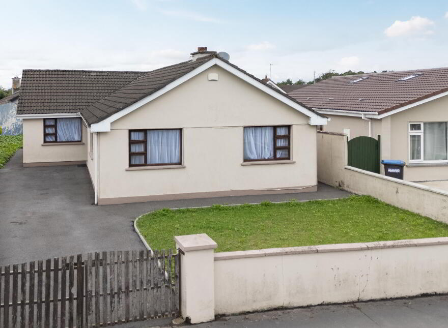 72 Allenview Heights, Newbridge, Kildare, W12K224 photo