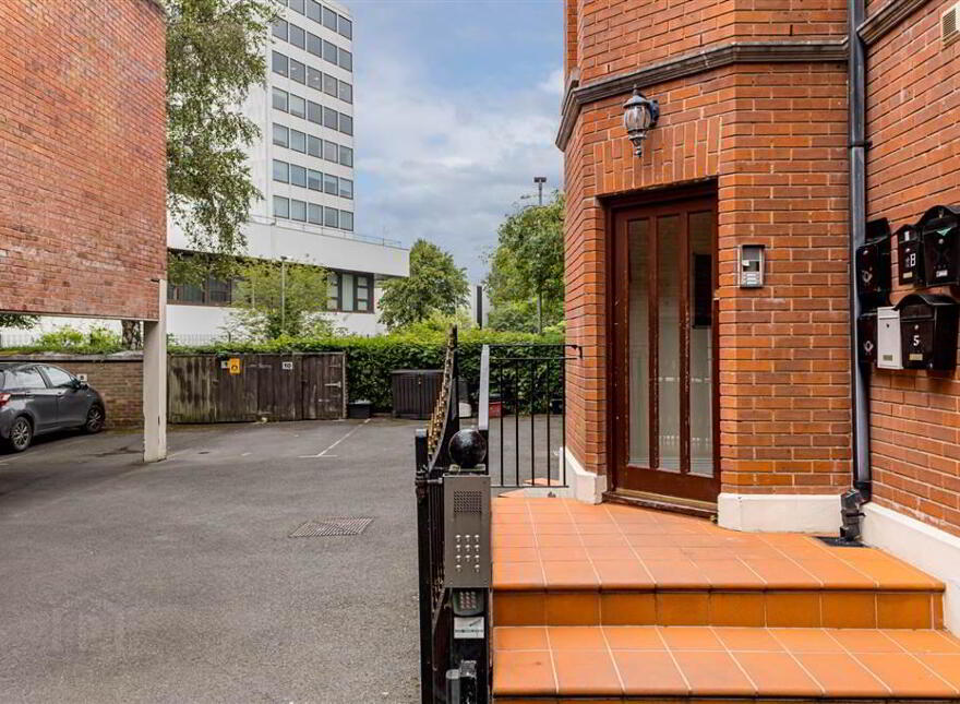 6 Chlorine Mews, Chlorine Gardens, Belfast, BT9 5DL