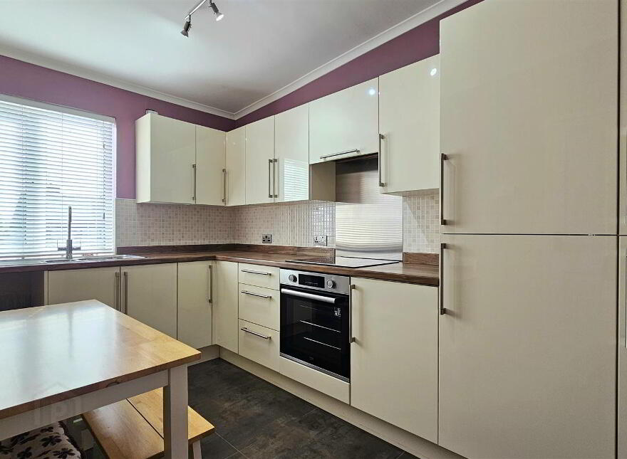 30 Rosebrook Grove, Carrickfergus, BT38 8NS