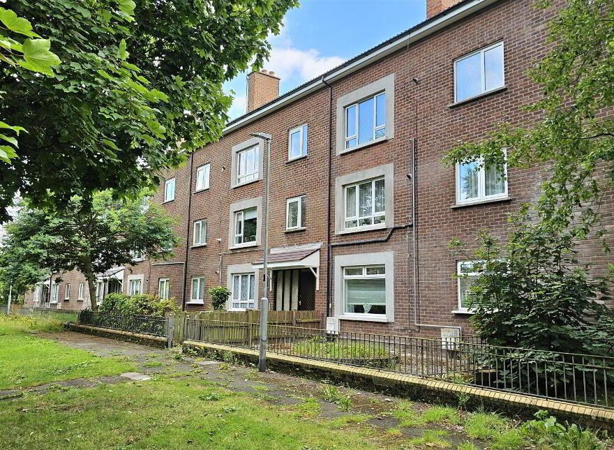 30 Rosebrook Grove, Carrickfergus, BT38 8NS