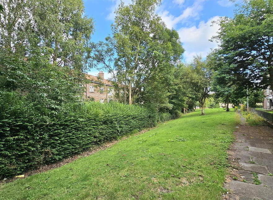 30 Rosebrook Grove, Carrickfergus, BT38 8NS