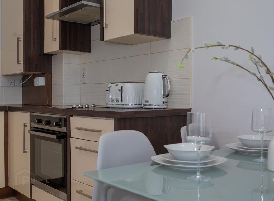 Unit A, 68 Cromwell Road, Botanic, South Belfast, Belfast, BT7 1JX