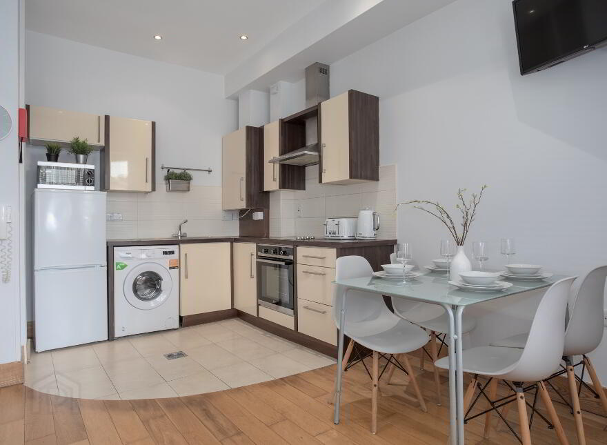 Unit A, 68 Cromwell Road, Botanic, South Belfast, Belfast, BT7 1JX