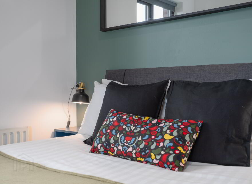 Unit A, 68 Cromwell Road, Botanic, South Belfast, Belfast, BT7 1JX