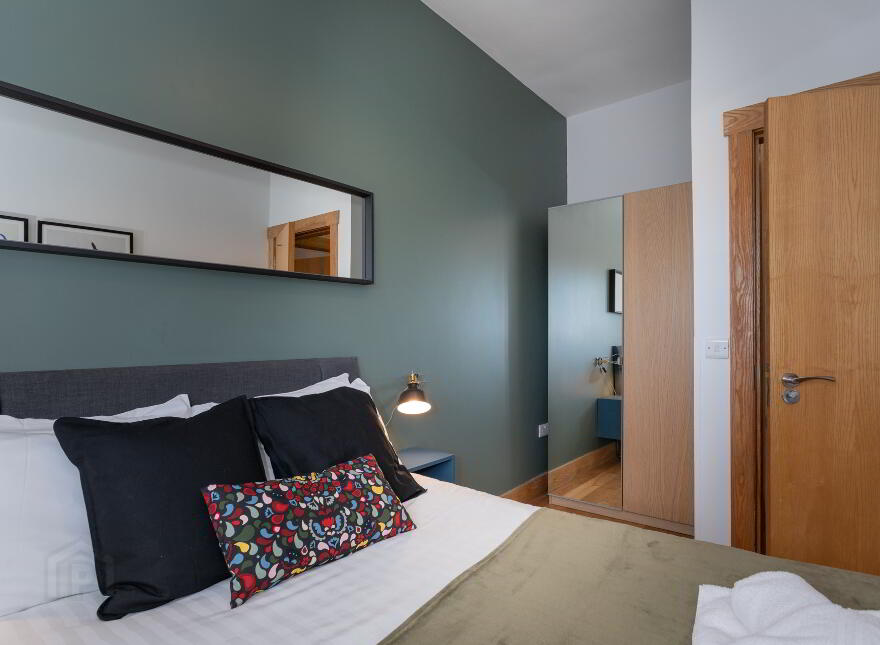 Unit A, 68 Cromwell Road, Botanic, South Belfast, Belfast, BT7 1JX