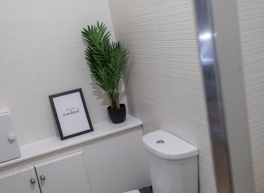 Unit A, 68 Cromwell Road, Botanic, South Belfast, Belfast, BT7 1JX