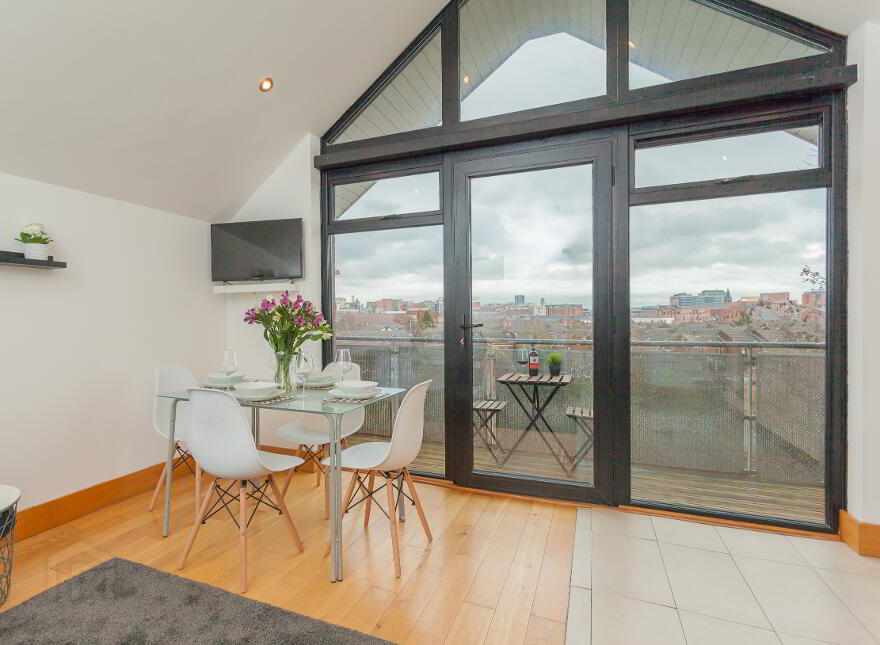 Unit C, 68 Cromwell Road, Botanic, Belfast South, Belfast, BT7 1JX