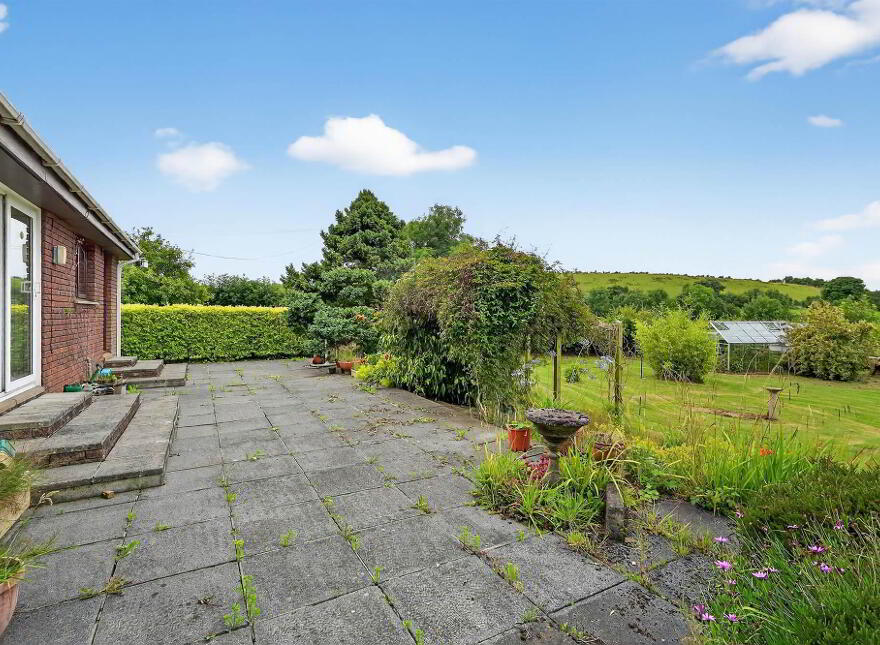 3 Hillside Road, Lisburn, BT27 6US