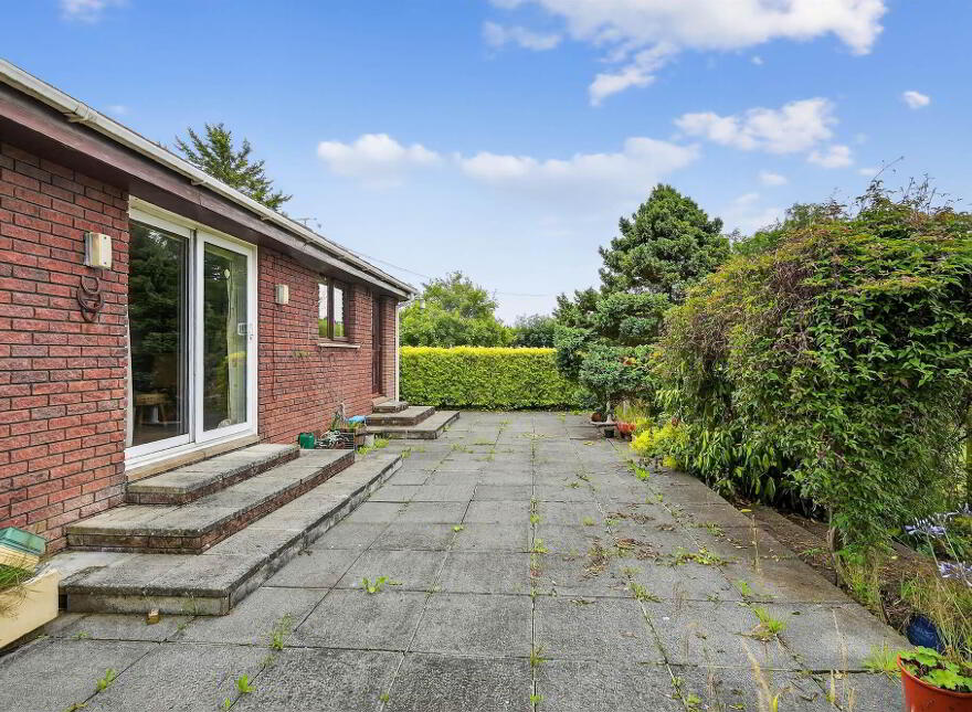 3 Hillside Road, Lisburn, BT27 6US