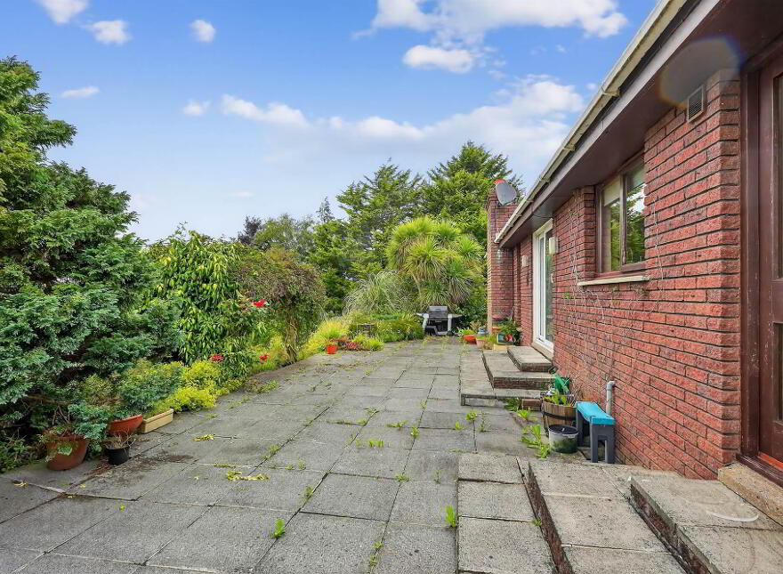 3 Hillside Road, Lisburn, BT27 6US