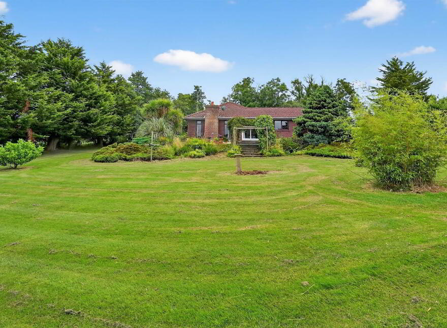 3 Hillside Road, Lisburn, BT27 6US