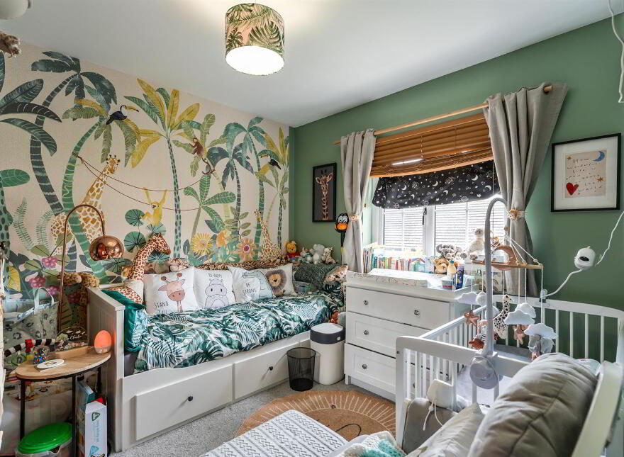 28 Coopers Mill Heights, Dundonald, Belfast, BT16 1WX