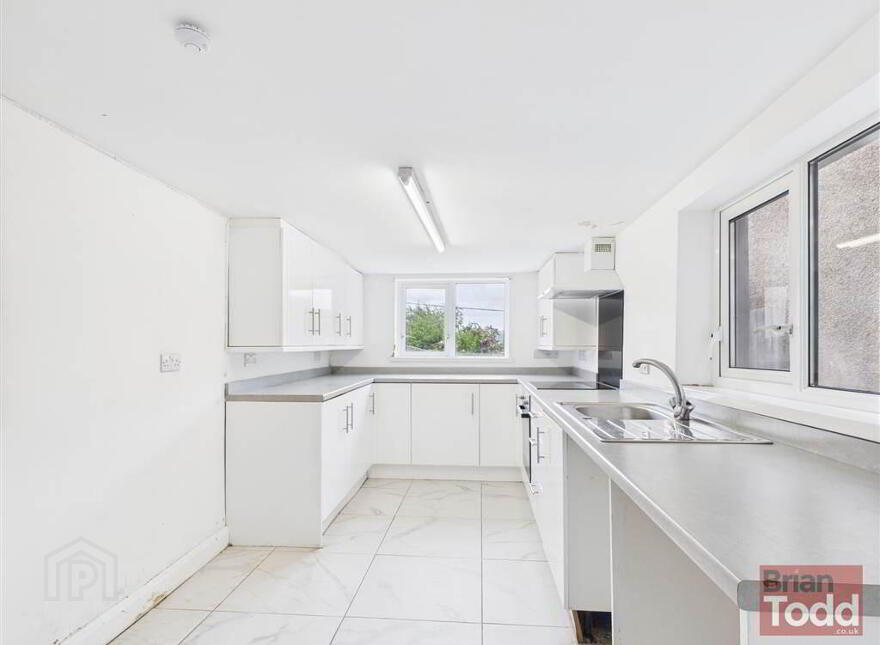 Victoria Road, Larne, BT40 1RT