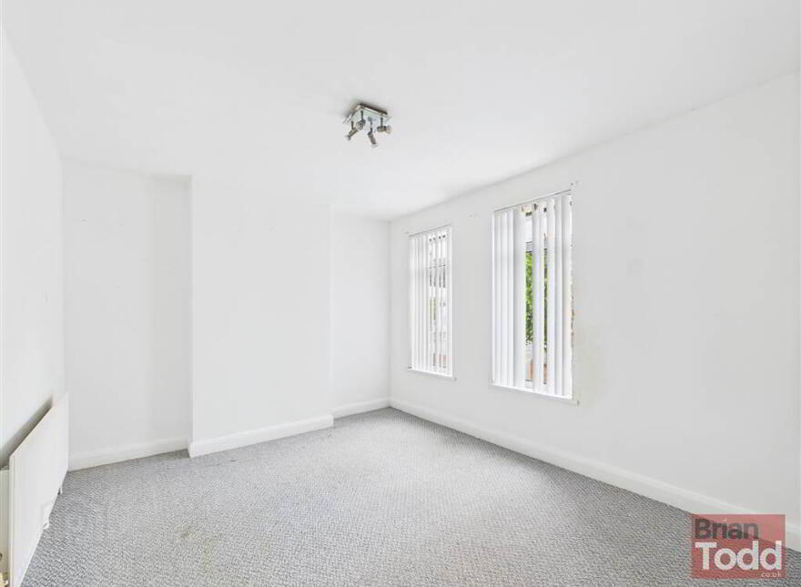 Victoria Road, Larne, BT40 1RT
