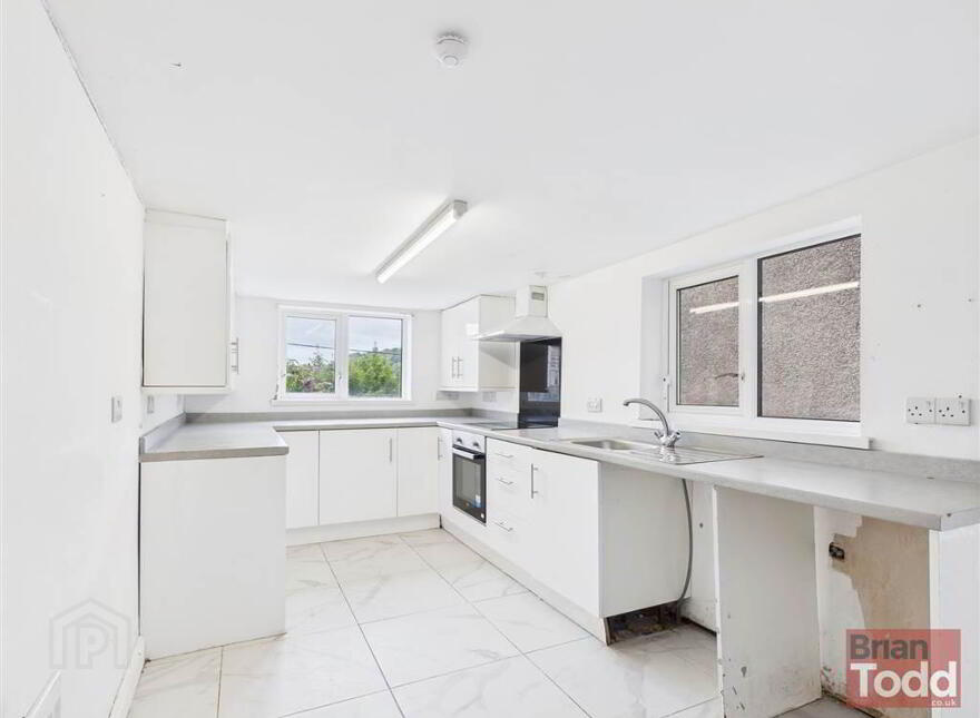 Victoria Road, Larne, BT40 1RT