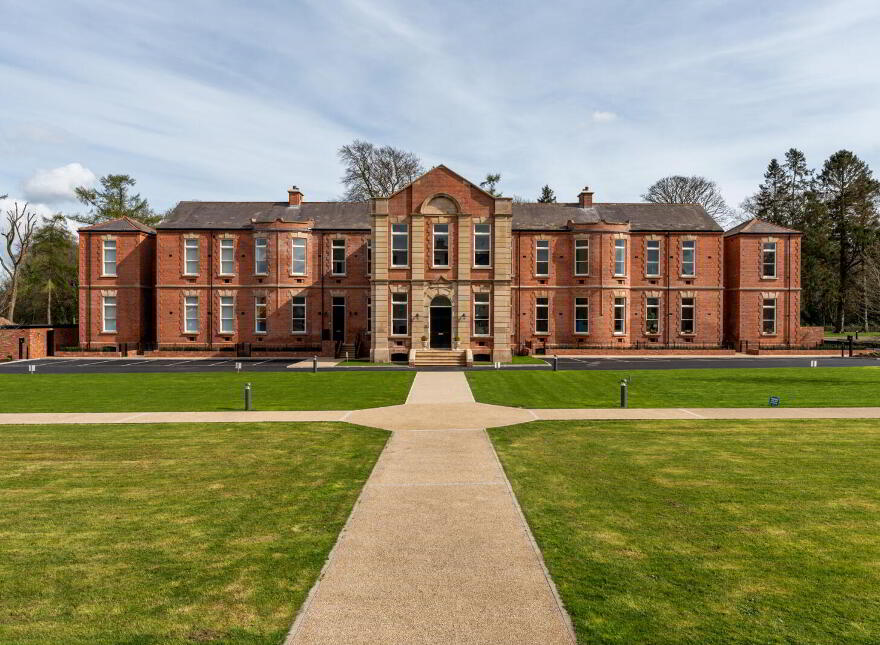 Apt 4 Pavilion, 8 Shaw's Bridge, Belvoir Park