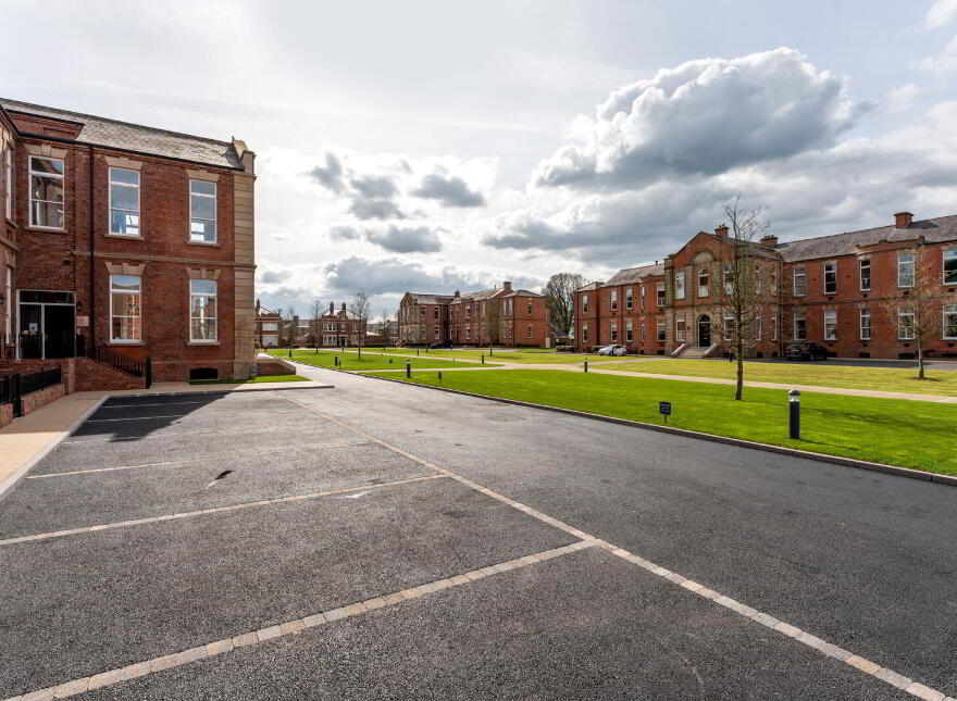 Apt 4 Pavilion, 8 Shaw's Bridge, Belvoir Park