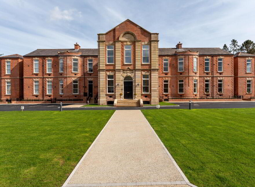 Apt 4 Pavilion, 8 Shaw's Bridge, Belvoir Park