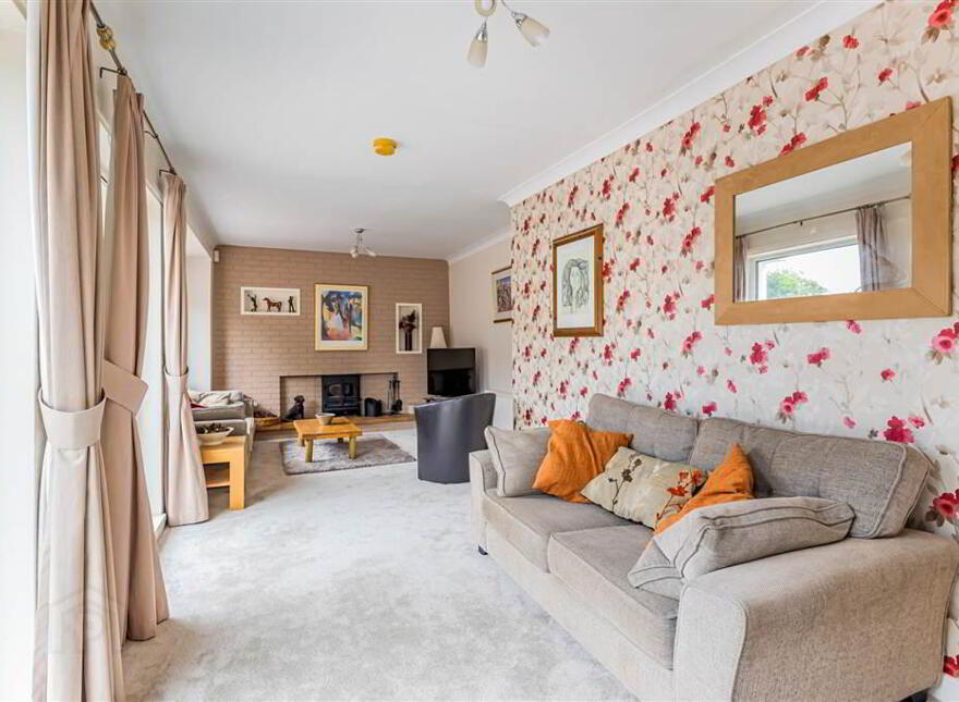 251 Hillhall Road, Lisburn, BT27 5JQ