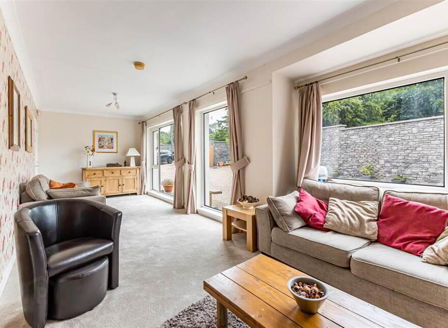 251 Hillhall Road, Lisburn, BT27 5JQ