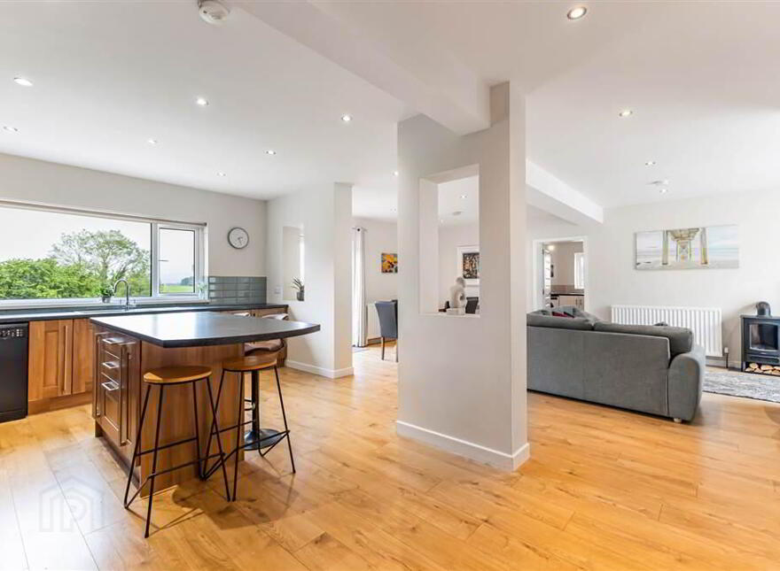 251 Hillhall Road, Lisburn, BT27 5JQ