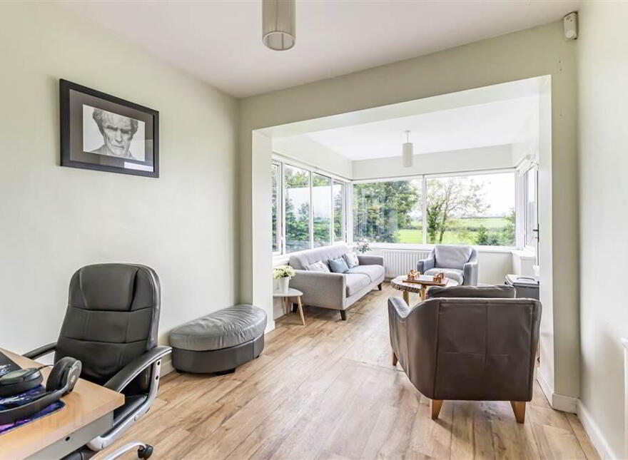 251 Hillhall Road, Lisburn, BT27 5JQ