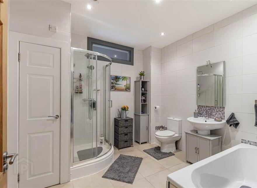 Apt 13, Old Golf Course Park, Dunmurry, Belfast, BT17 0FH