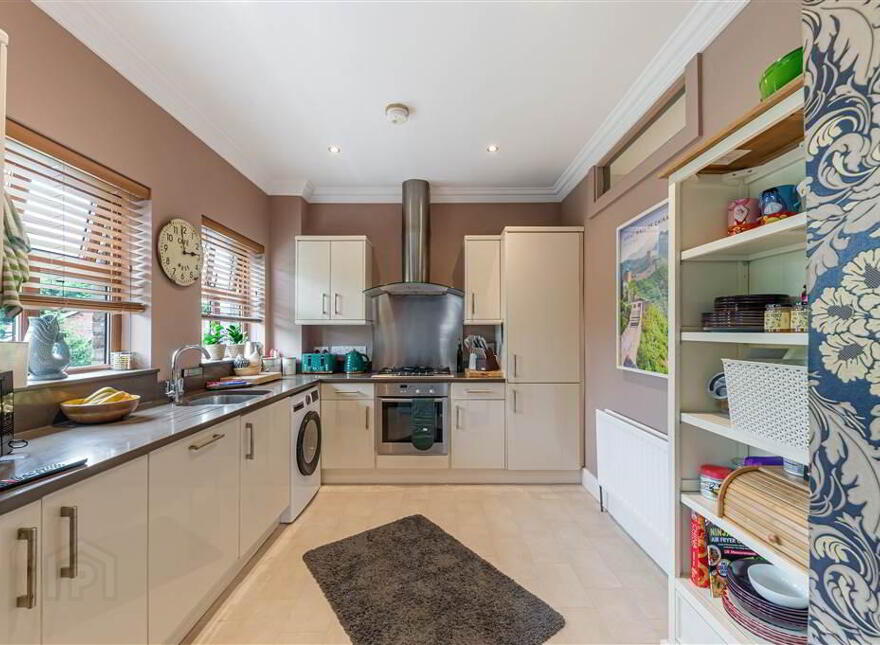 Apt 13, Old Golf Course Park, Dunmurry, Belfast, BT17 0FH