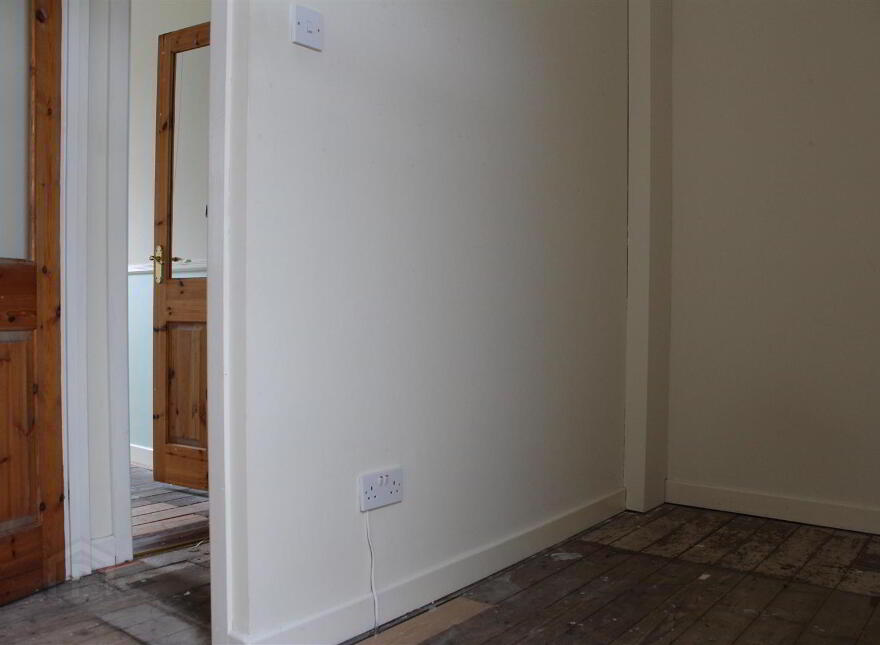 81 Avoniel Road, Belfast, BT5 4SE