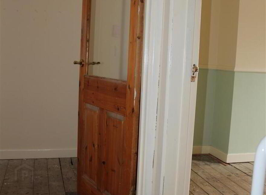 81 Avoniel Road, Belfast, BT5 4SE