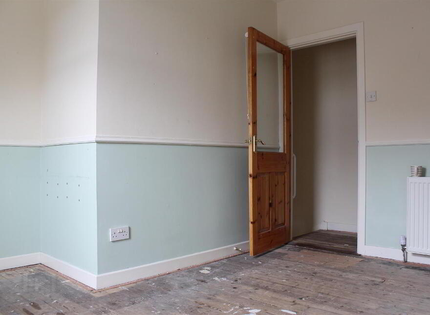 81 Avoniel Road, Belfast, BT5 4SE