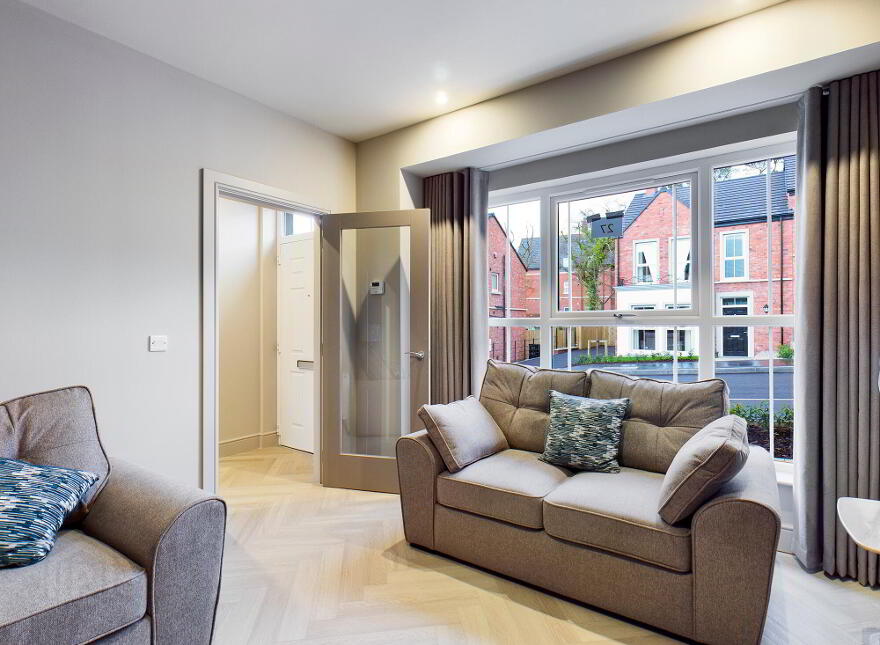 25 Knockagh Chase, Greenisland, Carrickfergus, BT38 8GU